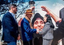 President of Malta visits Reza Deghati's photo exhibition on Khojaly genocide (PHOTO)