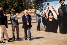 President of Malta visits Reza Deghati's photo exhibition on Khojaly genocide (PHOTO)