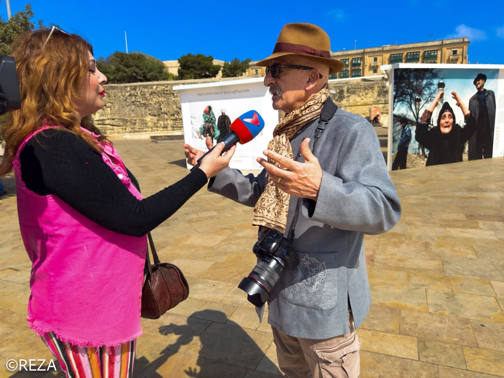 President of Malta visits Reza Deghati's photo exhibition on Khojaly genocide (PHOTO)