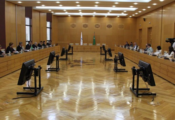 Turkmenistan, EBRD discuss Trans-Caspian Corridor projects