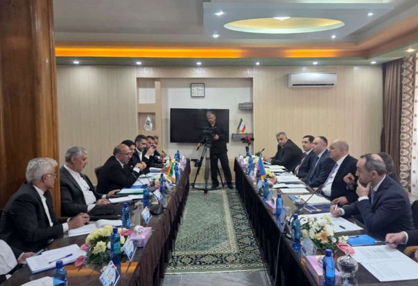Azerbaijan, Iran customs services discuss synchronization of border crossings
