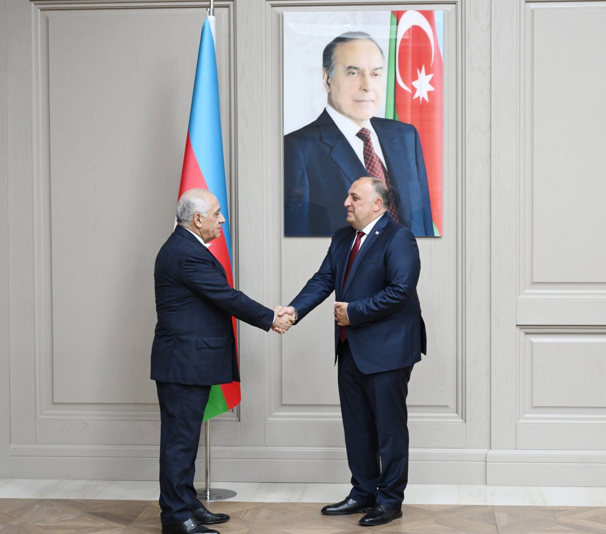 Azerbaijani PM meets with Georgian Prosecutor General (PHOTO)