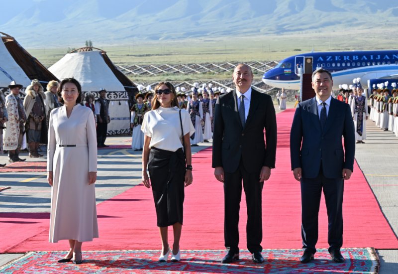 President Ilham Aliyev arrives in Kyrgyzstan for state visit (PHOTO)
