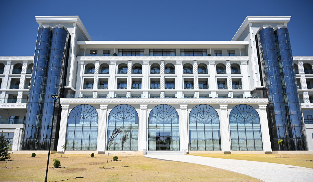President Ilham Aliyev and First Lady Mehriban Aliyeva attend inauguration of Baku Resort & Spa hotel on shores of Lake Issyk-Kul (PHOTO/VIDEO)
