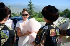 First Lady Mehriban Aliyeva visits “Altyn Balalyk” Health and Rehabilitation Center in Cholpon-Ata (PHOTO/VIDEO)