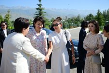First Lady Mehriban Aliyeva visits “Altyn Balalyk” Health and Rehabilitation Center in Cholpon-Ata (PHOTO/VIDEO)