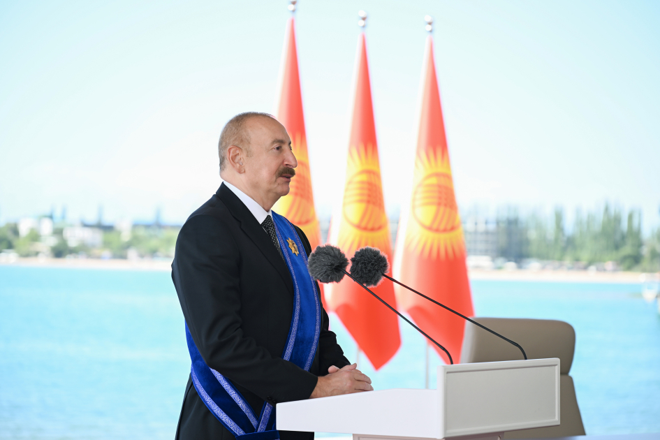 President Ilham Aliyev and President Sadir Zhaparov make press statements (PHOTO/VIDEO)