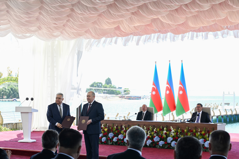 Azerbaijan and Kyrgyzstan exchanged documents signed (PHOTO/VIDEO)
