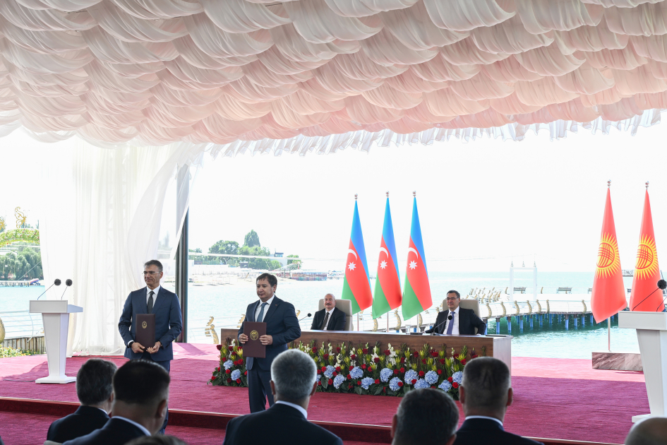 Azerbaijan and Kyrgyzstan exchanged documents signed (PHOTO/VIDEO)