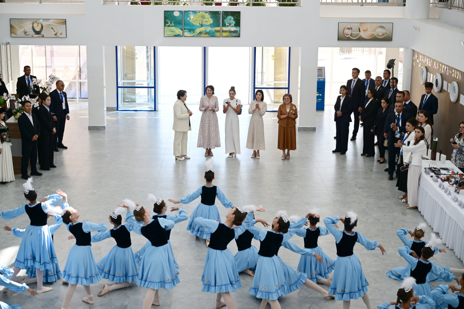 First Lady Mehriban Aliyeva visits “Altyn Balalyk” Health and Rehabilitation Center in Cholpon-Ata (PHOTO/VIDEO)