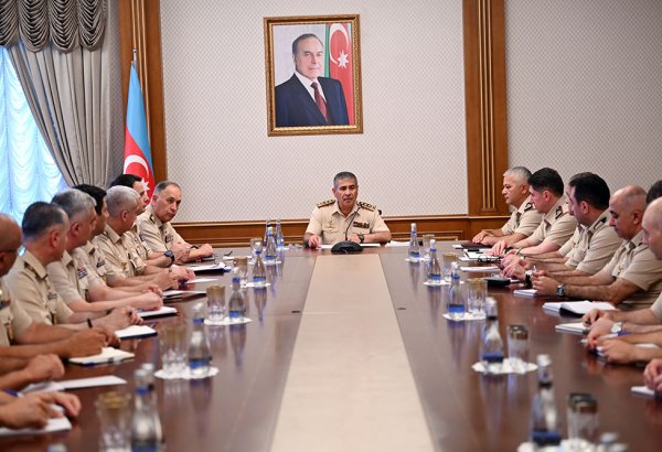 Azerbaijan minister of defense meets with military attachés (PHOTO)