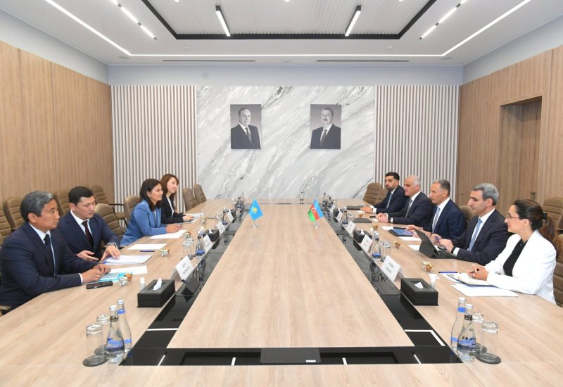 Azerbaijan and Kazakhstan discuss Middle Corridor's development