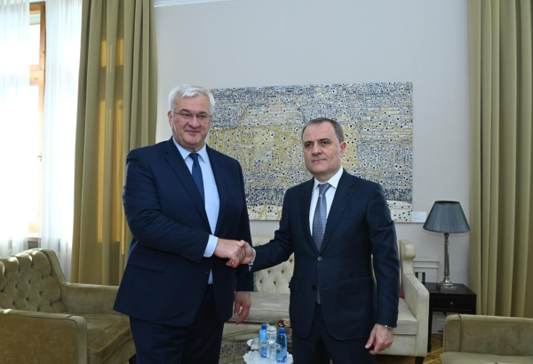 Azerbaijani and Ukranian FMs hold one-on-one meeting (PHOTO)