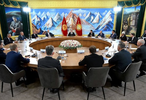 Kyrgyz president holds talks with Russian governors