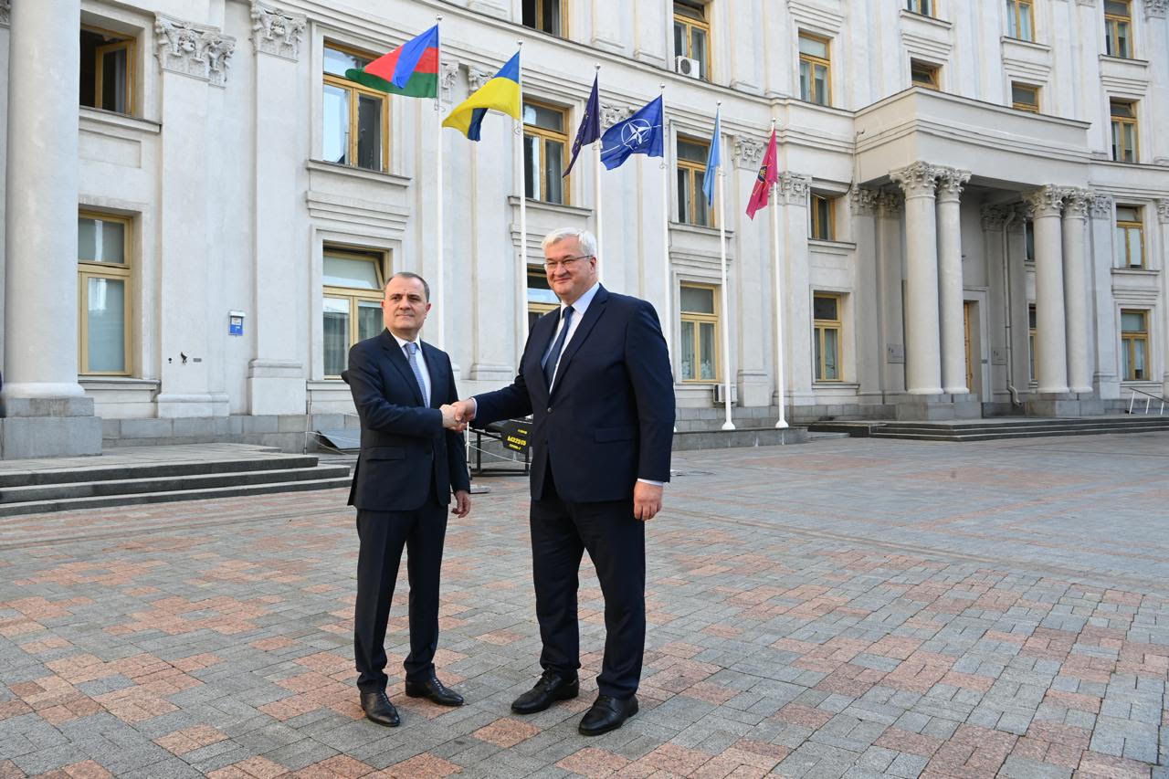 Azerbaijani, Ukrainian FMs discuss interstate strategic partnership (PHOTO)