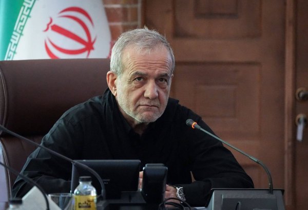 Iran’s Supreme Leader discusses economic and military issues with Pezeshkian
