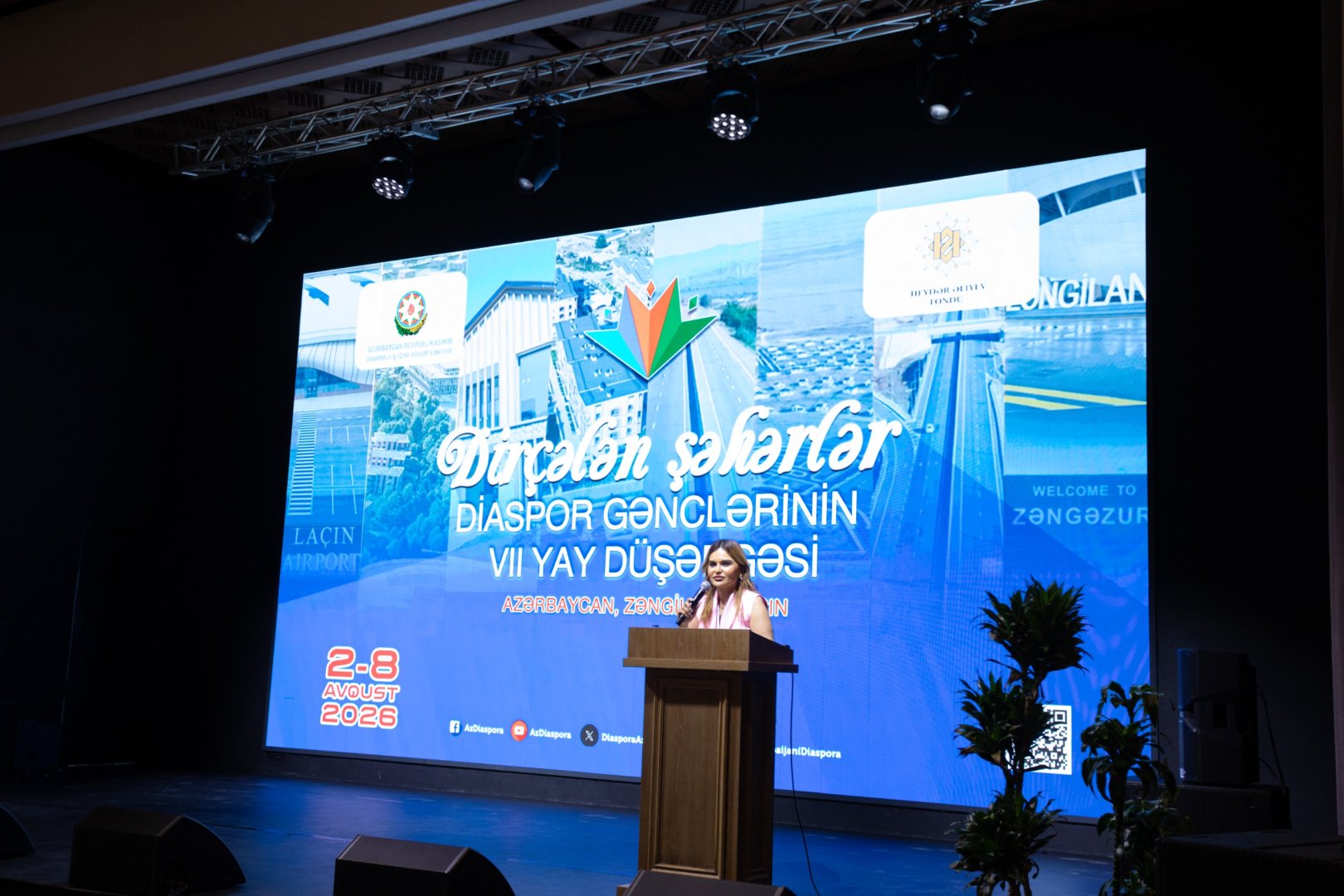 Azerbaijani diaspora youth introduced to Azerbaijan Houses around the world (PHOTO)