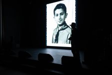 History etched in photographs: Reza Deghati meets with diaspora youth (PHOTO)