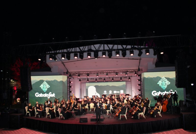 Euronews prepares report on music festival in Gabala (VIDEO)