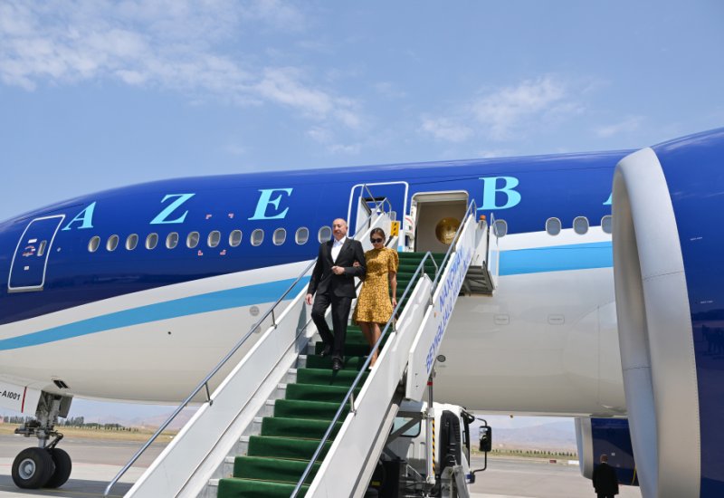 President Ilham Aliyev, First Lady Mehriban Aliyeva arrive in Nakhchivan Autonomous Republic (PHOTO)