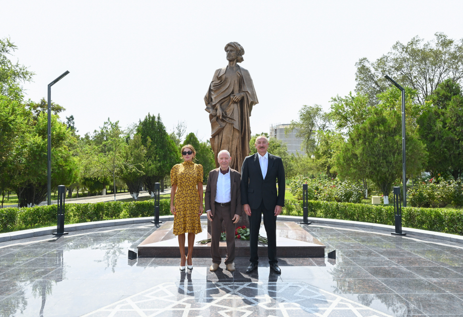 President Ilham Aliyev, First Lady Mehriban Aliyeva attend inauguration of monument to architect Ajami Nakhchivani at "Ajami Seyrangahi" recreation complex in Nakhchivan (PHOTO/VIDEO)
