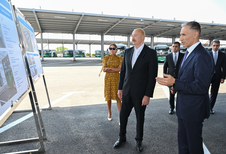 President Ilham Aliyev, First Lady Mehriban Aliyeva view new electric buses and inspect reconstruction progress of railway infrastructure in Nakhchivan (PHOTO/VIDEO)