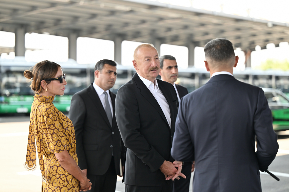 President Ilham Aliyev, First Lady Mehriban Aliyeva view new electric buses and inspect reconstruction progress of railway infrastructure in Nakhchivan (PHOTO/VIDEO)
