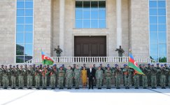 President Ilham Aliyev, First Lady Mehriban Aliyeva attend ceremony to present Battle Flags to newly established commando military units of Separate Combined Arms Army (PHOTO)