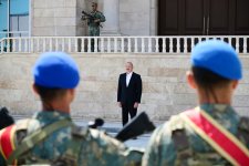 President Ilham Aliyev, First Lady Mehriban Aliyeva attend ceremony to present Battle Flags to newly established commando military units of Separate Combined Arms Army (PHOTO)