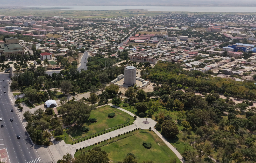 President Ilham Aliyev, First Lady Mehriban Aliyeva review restoration efforts at Momine Khatun Mausoleum in Nakhchivan (PHOTO)