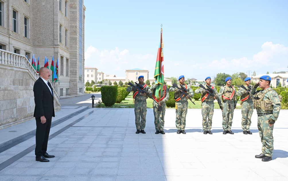 President Ilham Aliyev, First Lady Mehriban Aliyeva attend ceremony to present Battle Flags to newly established commando military units of Separate Combined Arms Army (PHOTO)