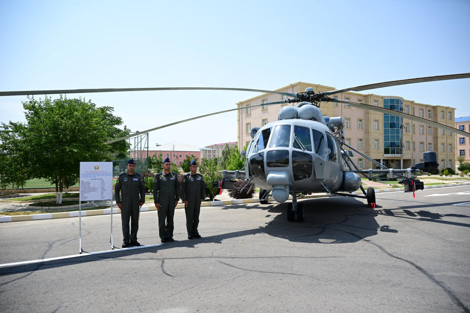 President Ilham Aliyev, First Lady Mehriban Aliyeva attend ceremony to present Battle Flags to newly established commando military units of Separate Combined Arms Army (PHOTO)