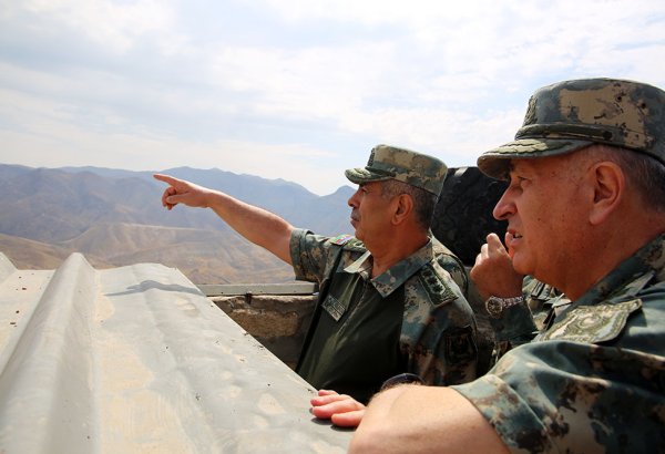 Azerbaijani minister of defense visits military units in Nakhchivan (PHOTO/VIDEO)