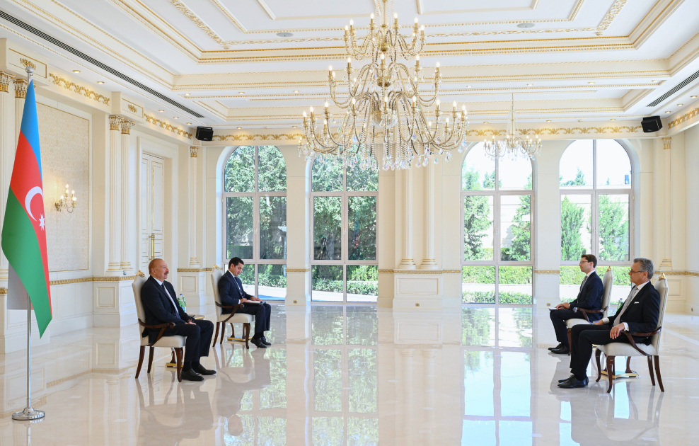 President Ilham Aliyev receives credentials of newly appointed German ambassador (PHOTO)