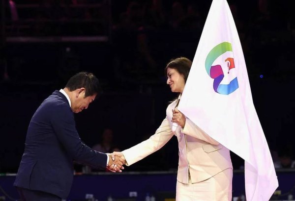 Rhythmic gymnastics World Championship flag handed over to Azerbaijan (PHOTO)
