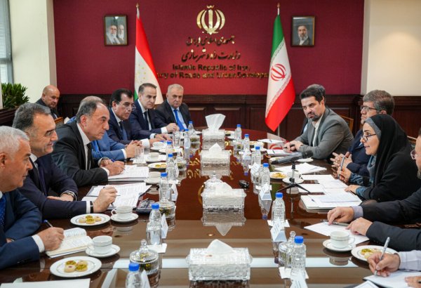 Iran and Tajikistan seek to accelerate transport cooperation