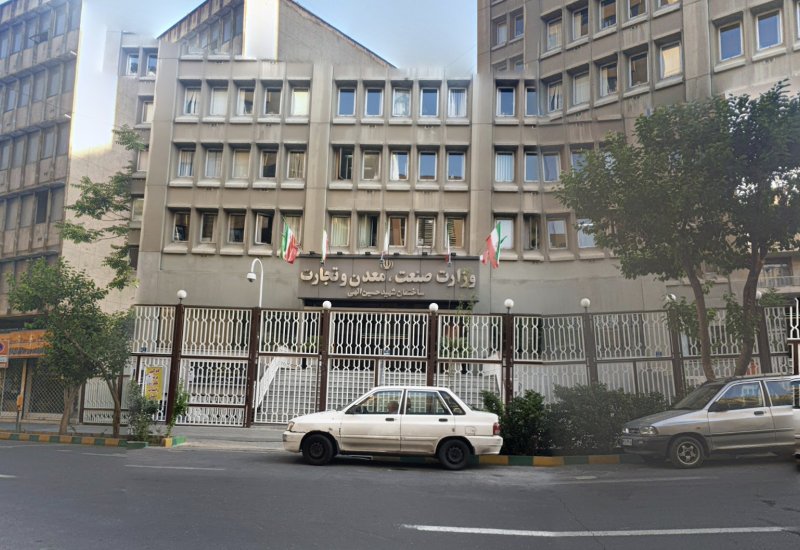Iran issues 17,200 licenses for commissioning industrial enterprises