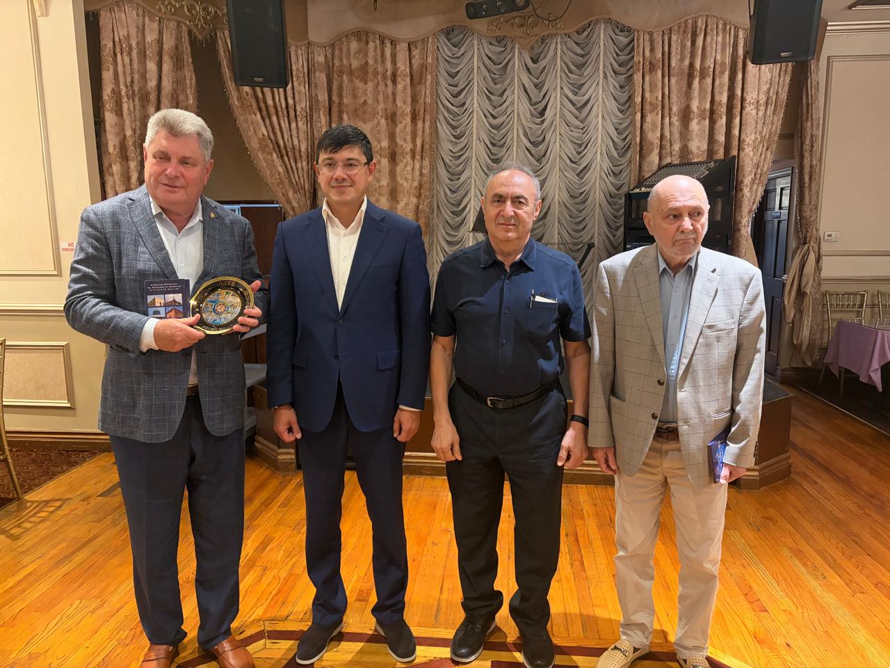 Azerbaijani diaspora committee's chief holds several meetings in New York (PHOTO)