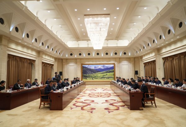 Kyrgyzstan, China plan oil and gas projects, refineries