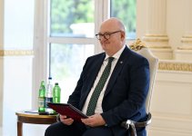 President Ilham Aliyev receives credentials of newly appointed British Ambassador to Azerbaijan (PHOTO)