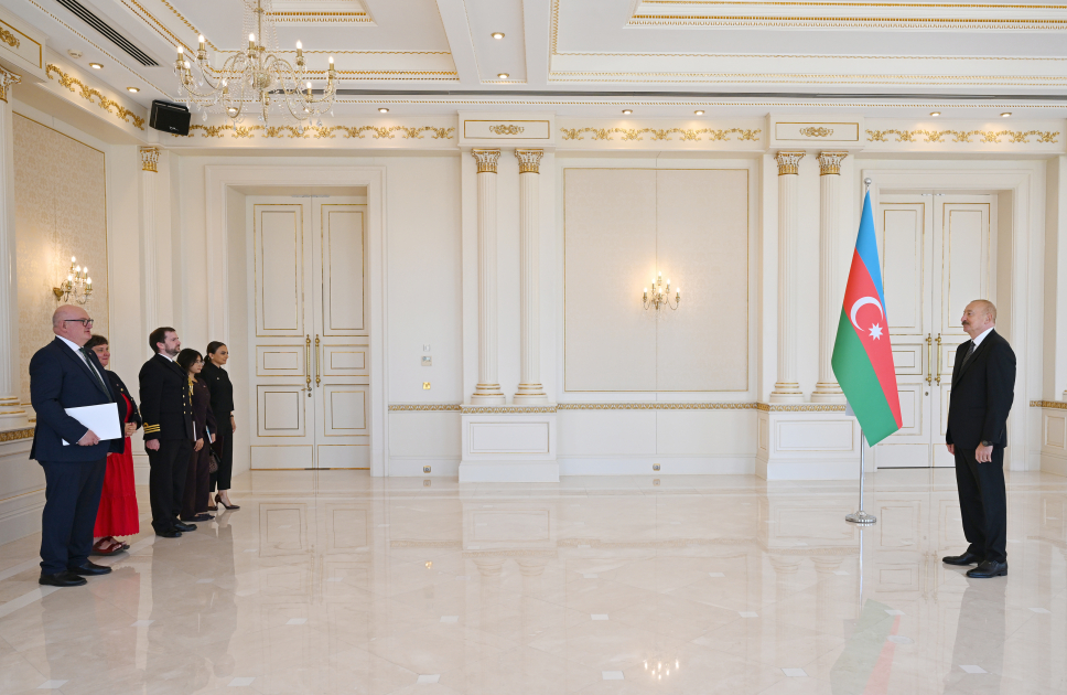 President Ilham Aliyev receives credentials of newly appointed British Ambassador to Azerbaijan (PHOTO)