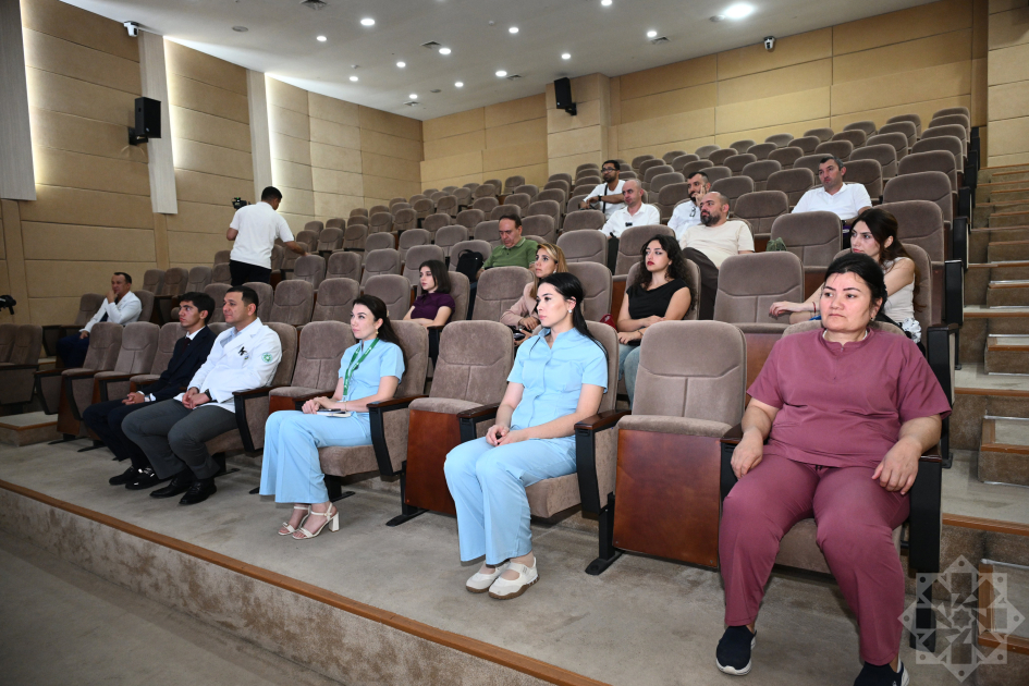 Azerbaijani journalists review work of Uzbekistan’s Children’s Medical Center (PHOTO)