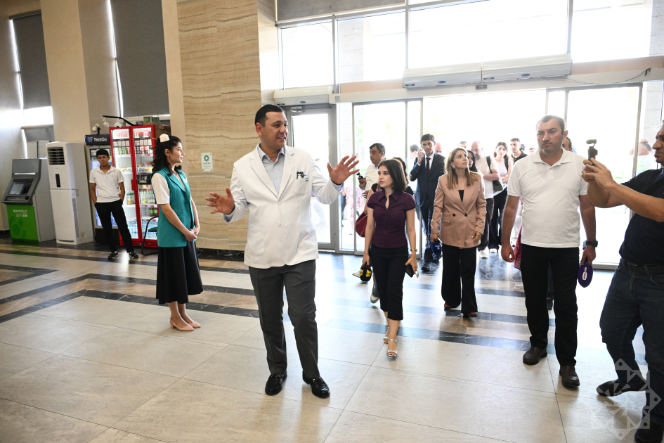 Azerbaijani journalists review work of Uzbekistan’s Children’s Medical Center (PHOTO)