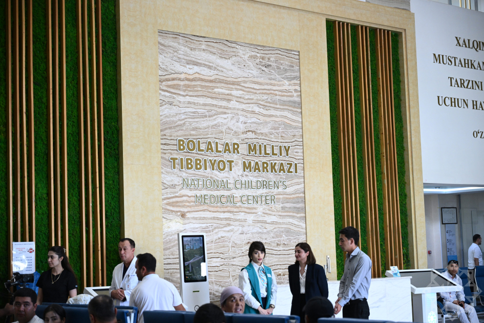 Azerbaijani journalists review work of Uzbekistan’s Children’s Medical Center (PHOTO)