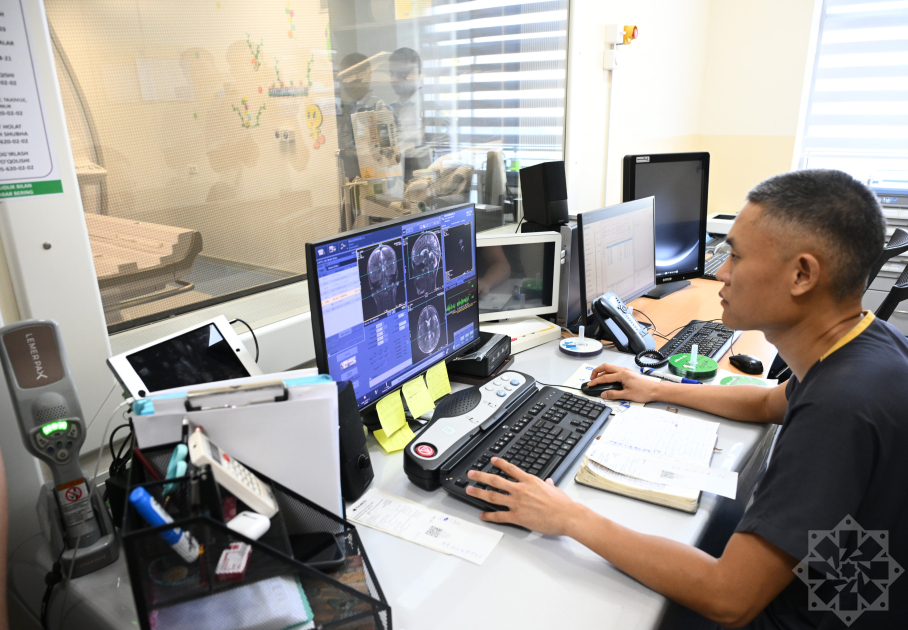 Azerbaijani journalists review work of Uzbekistan’s Children’s Medical Center (PHOTO)