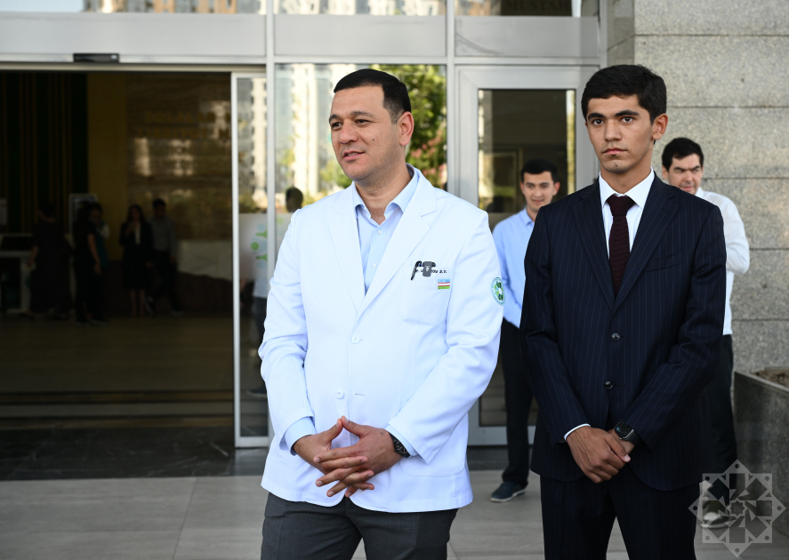 Azerbaijani journalists review work of Uzbekistan’s Children’s Medical Center (PHOTO)