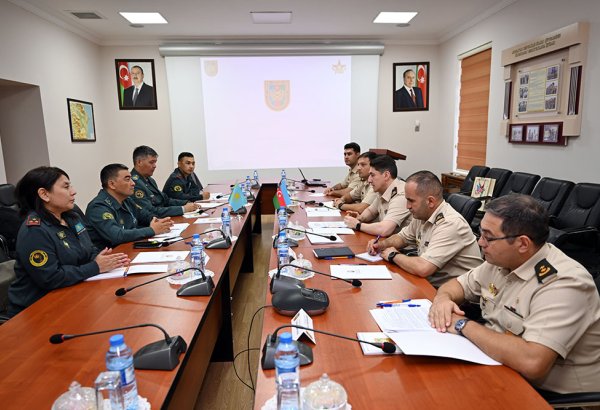 Azerbaijan, Kazakhstan review prospects for military cooperation (PHOTO)