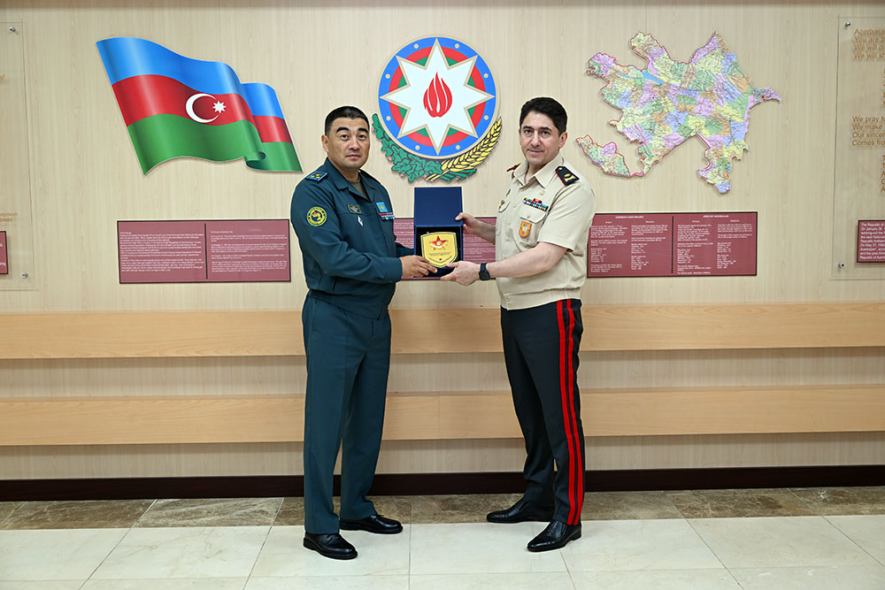 Azerbaijan, Kazakhstan review prospects for military cooperation (PHOTO)