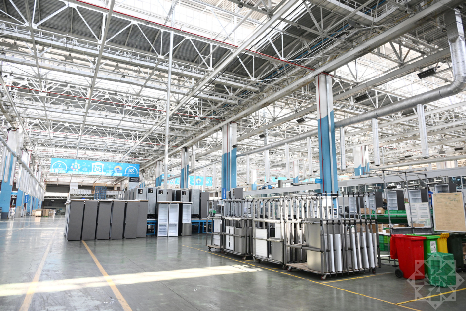 Azerbaijani journalists visit “Technopark” LLC in Tashkent (PHOTO/VIDEO)