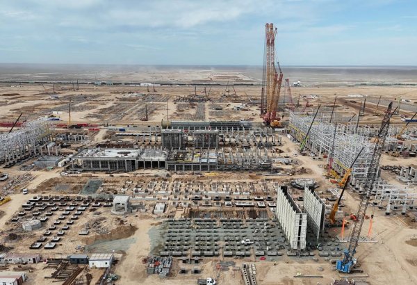 KazMunayGas reviews progress of major oil and gas chemical projects in Atyrau